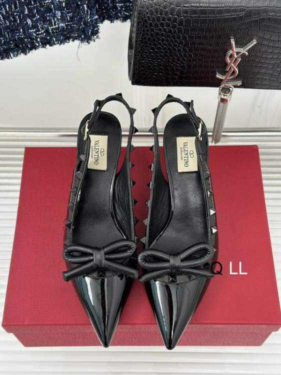 Picture of Valentino Shoes _SKUValentinosz35-404CLL120120204